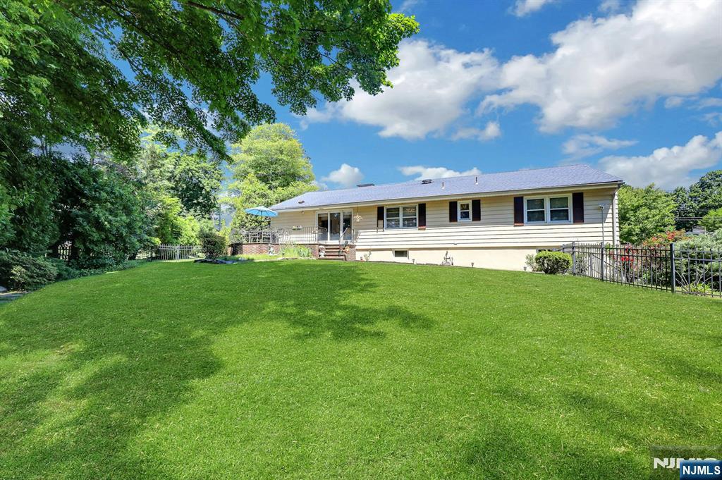 10 Shaw Road — photo 40