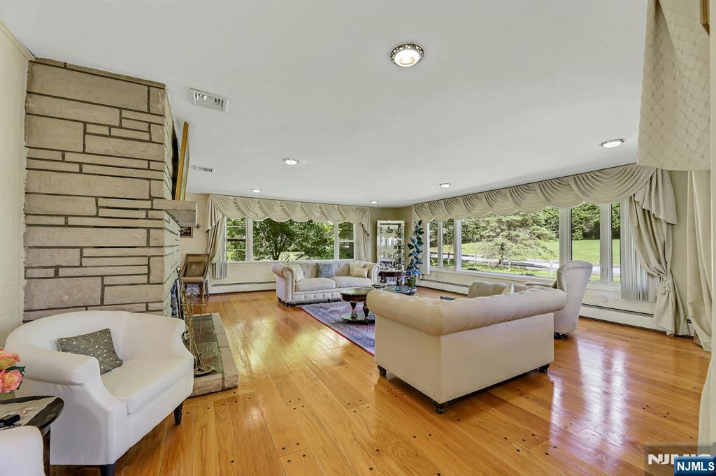 10 Shaw Road — photo 6
