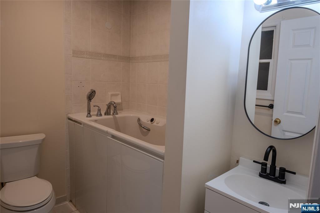 65 Linden Street 2 - Photo 4