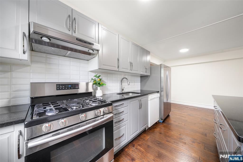 410 Park Place 4B - Photo 3
