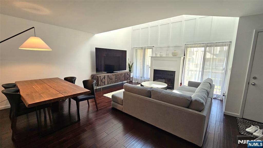 404 River Renaissance - Photo 3