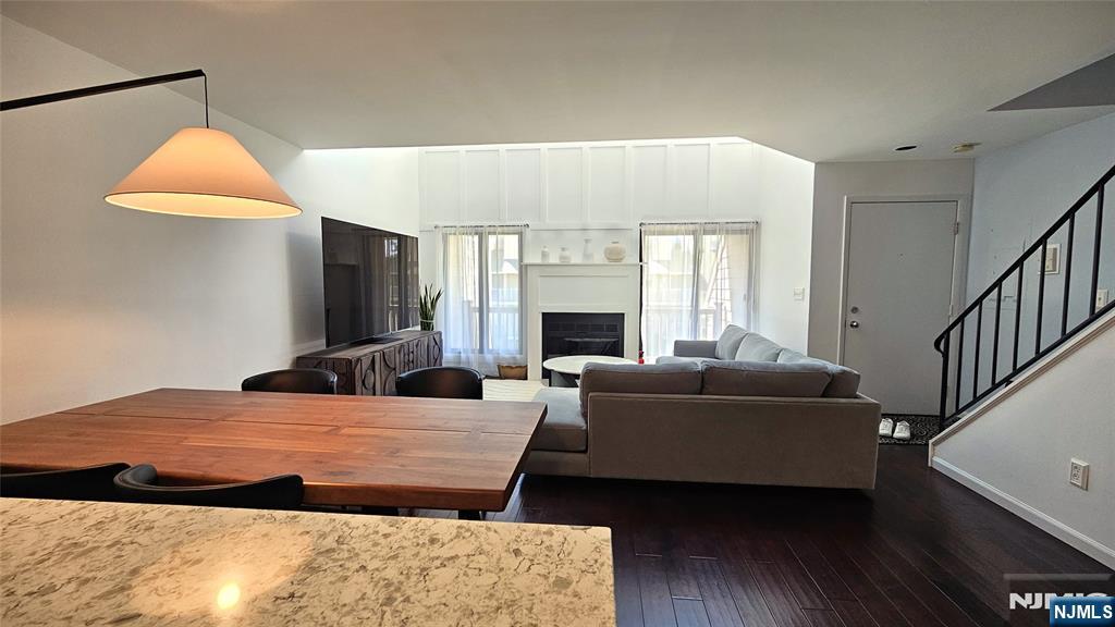 404 River Renaissance - Photo 4