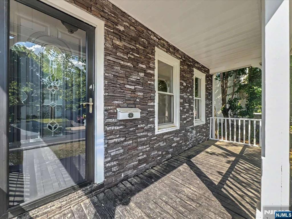 89 W Hamilton Ave, Englewood, NJ 07631