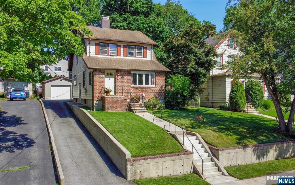 377 Orchard Ter, Bogota, NJ 07603