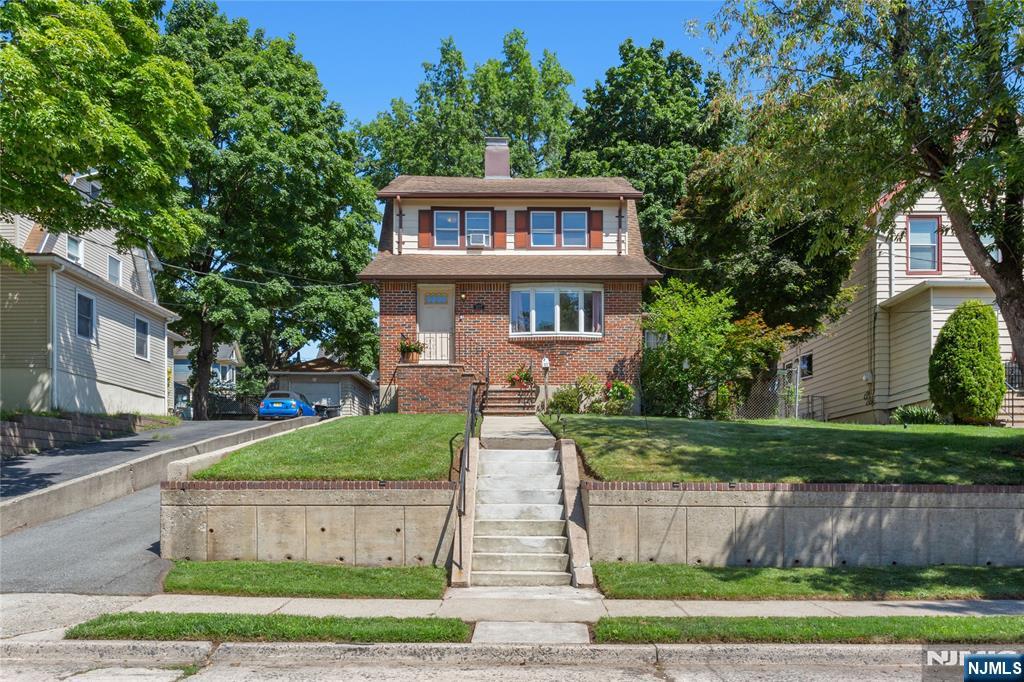 377 Orchard Ter, Bogota, NJ 07603