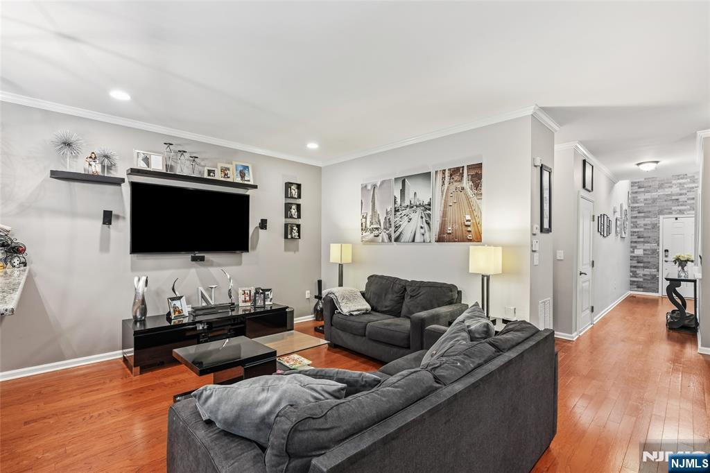 2nd image of 18 Bahr Cir, Verona, NJ 07044 | MLS# 26025827
