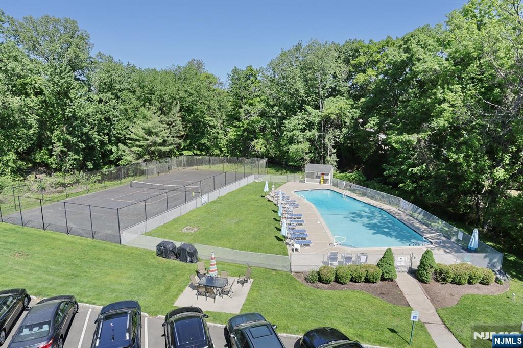 550 Fairview Ave #302, Westwood, NJ 07675