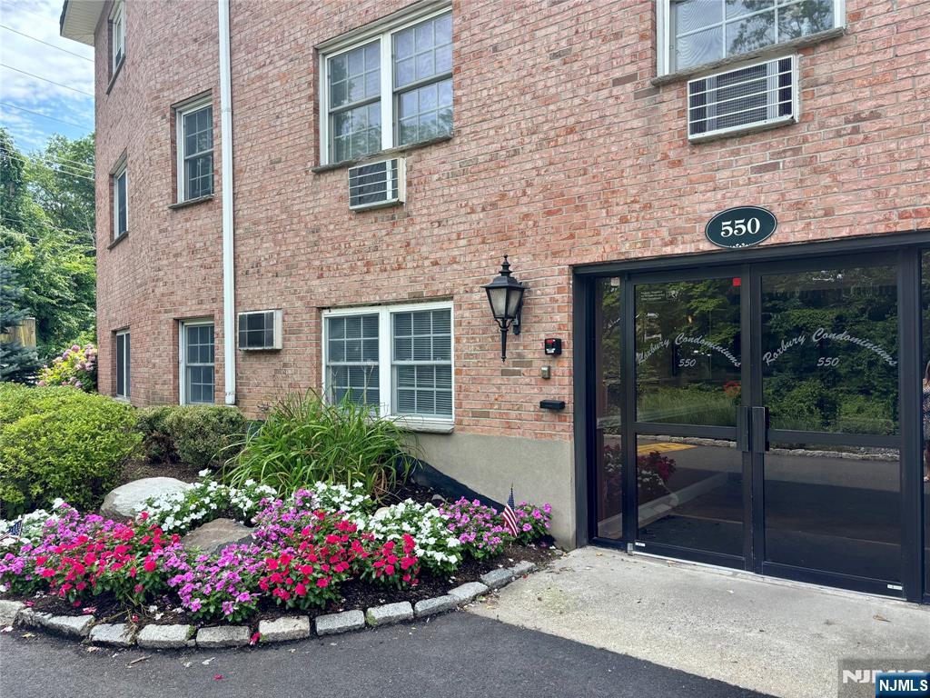 Homes for sale in Westwood, NJ | 550 Fairview Avenue, Westwood, NJ 07675 | Houzeo