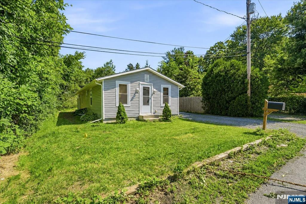 8 Madelyn Avenue - Photo 2