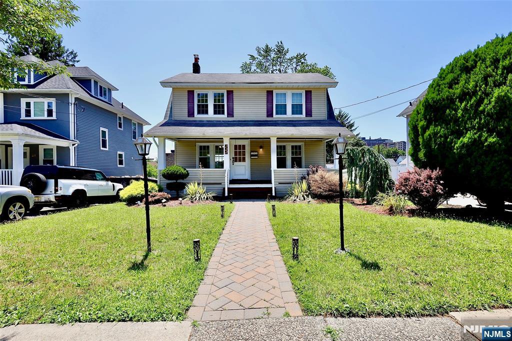 233 Hamilton Pl, Hackensack, NJ 07601
