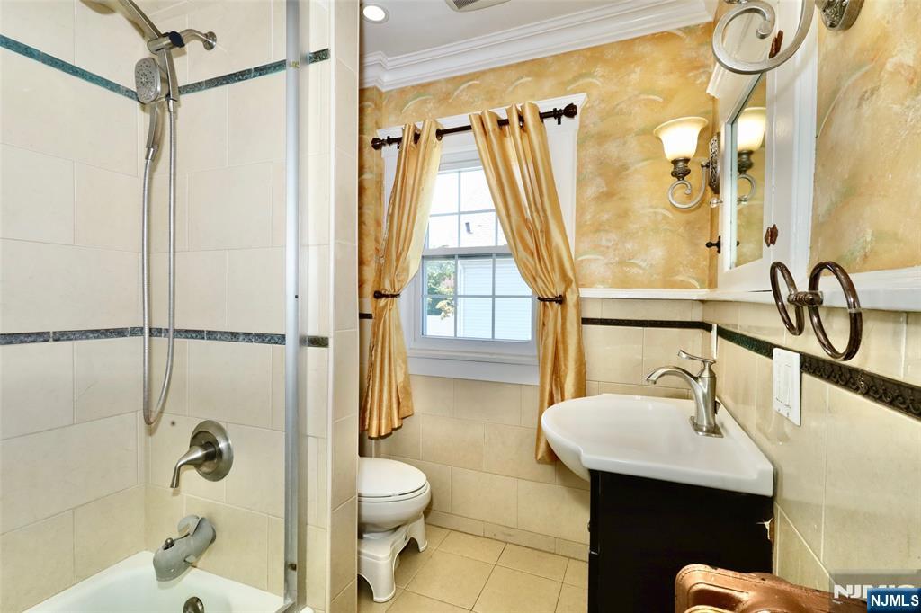 233 Hamilton Place - Photo 14