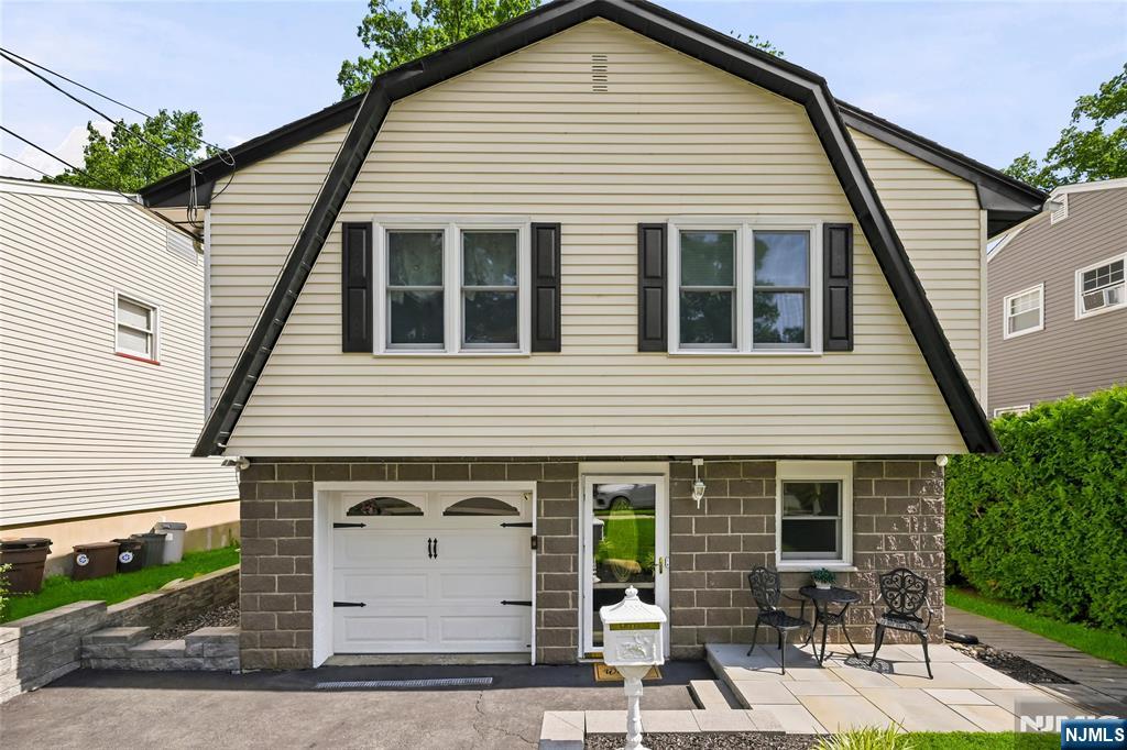 83 Moore Avenue - Photo 5