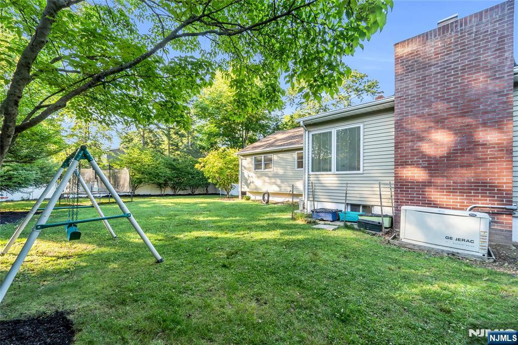 68 Bluefield Avenue — photo 28