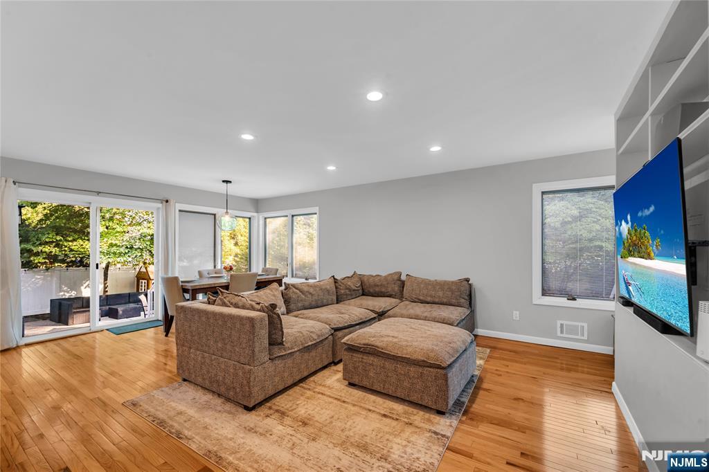 68 Bluefield Avenue - Photo 4