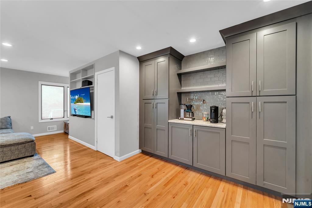 68 Bluefield Avenue — photo 6