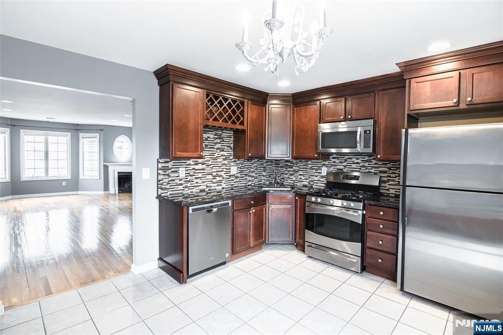 49 Stuyvesant Avenue 16 - Photo 4