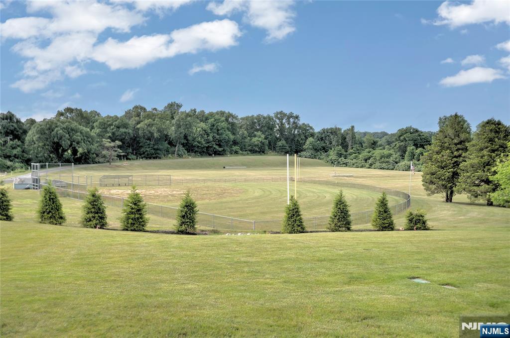 18 Hillandale Drive — photo 42