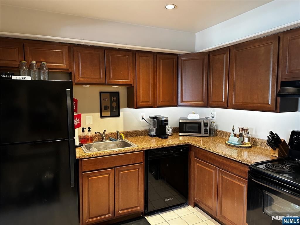 520 Newark Pompton Turnpike 218 - Photo 2