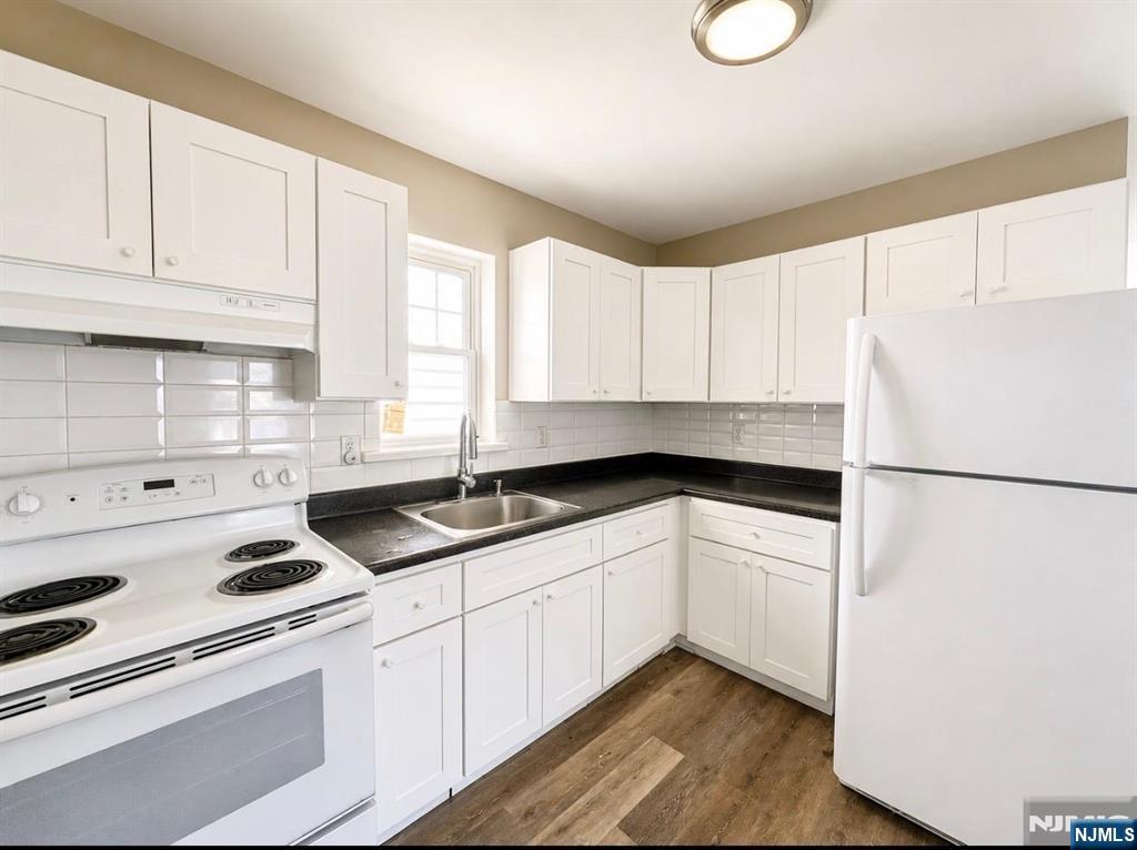 242 Rosa Parks Boulevard - Photo 2