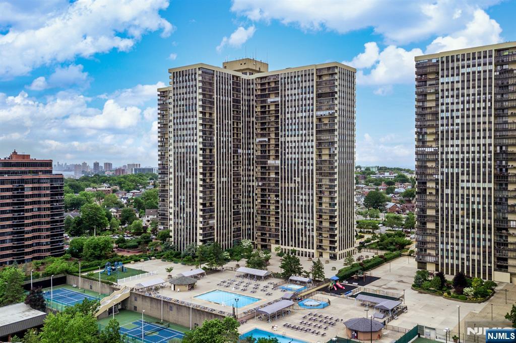 200 Winston Dr #1518, Cliffside Park, NJ 07010