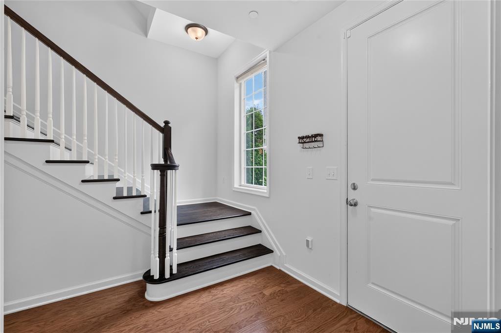 247 Bradley Drive - Photo 5