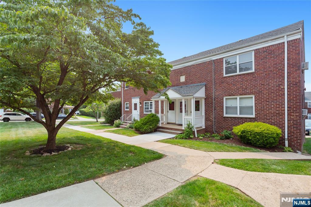 484 Crestwood Ave #34, Hackensack, NJ 07601