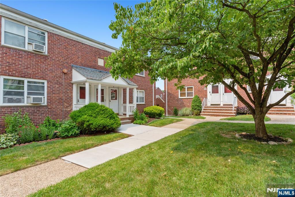484 Crestwood Ave #34, Hackensack, NJ 07601