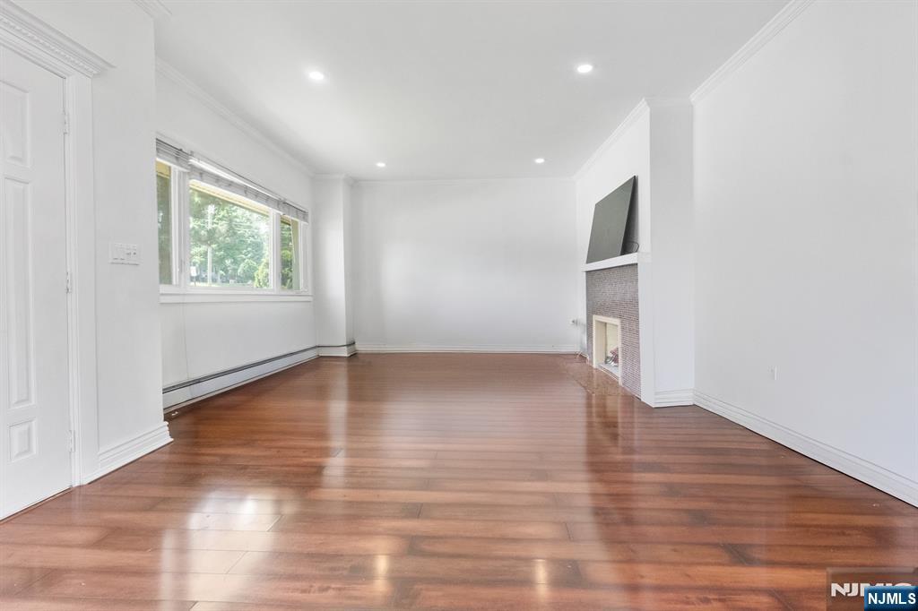 334 Brook Avenue - Photo 2