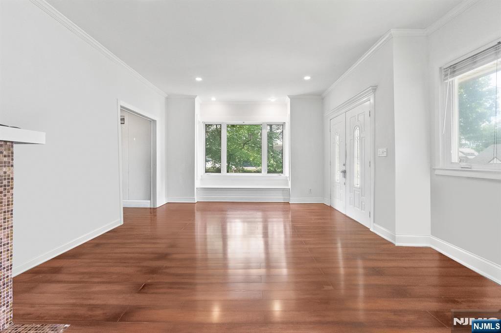 334 Brook Avenue - Photo 3
