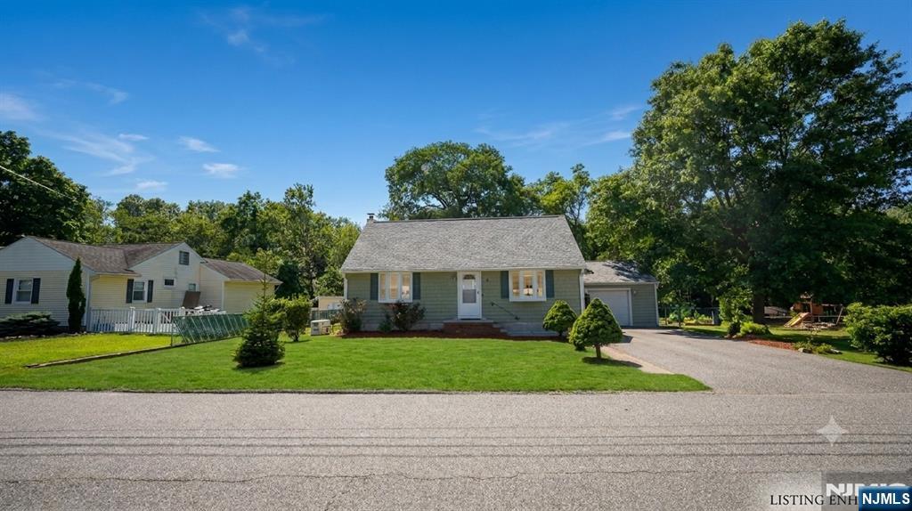 31 Dupont Terrace - Photo 1