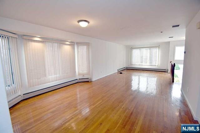2462 7th B - Photo 2