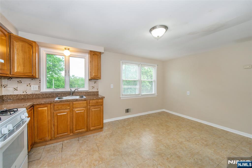 56 Corabelle Avenue 2 - Photo 4