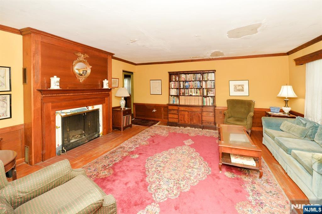 6 Central Avenue - Photo 3