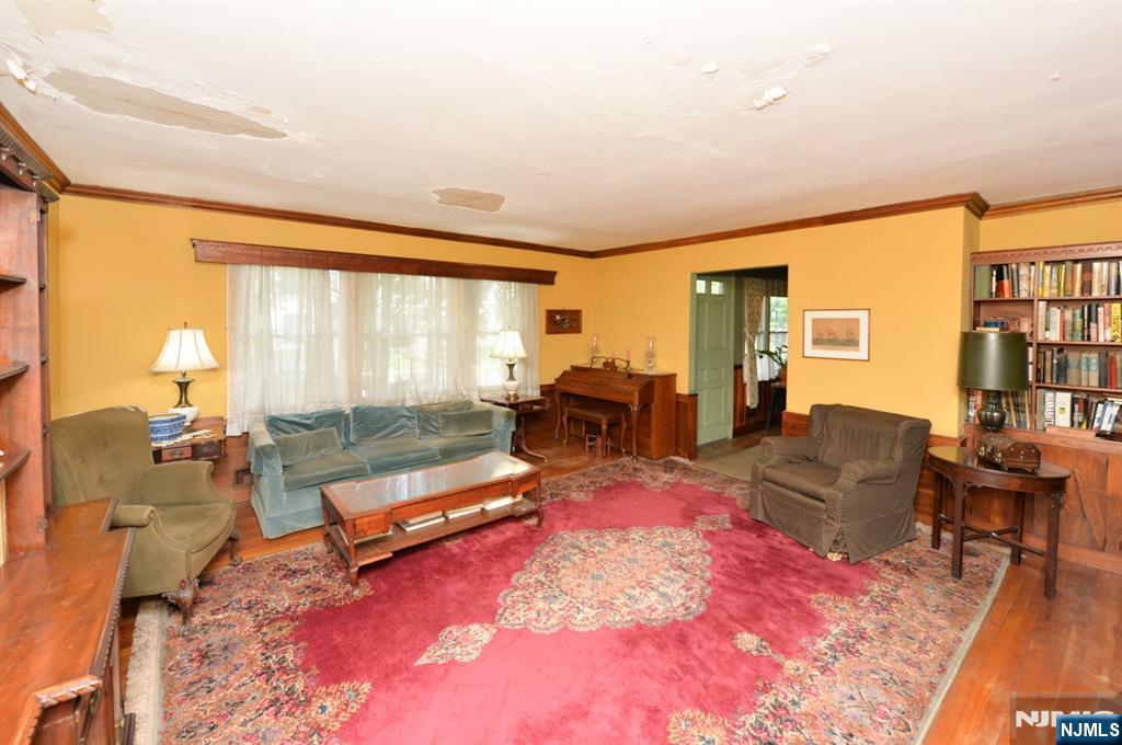 6 Central Avenue - Photo 4