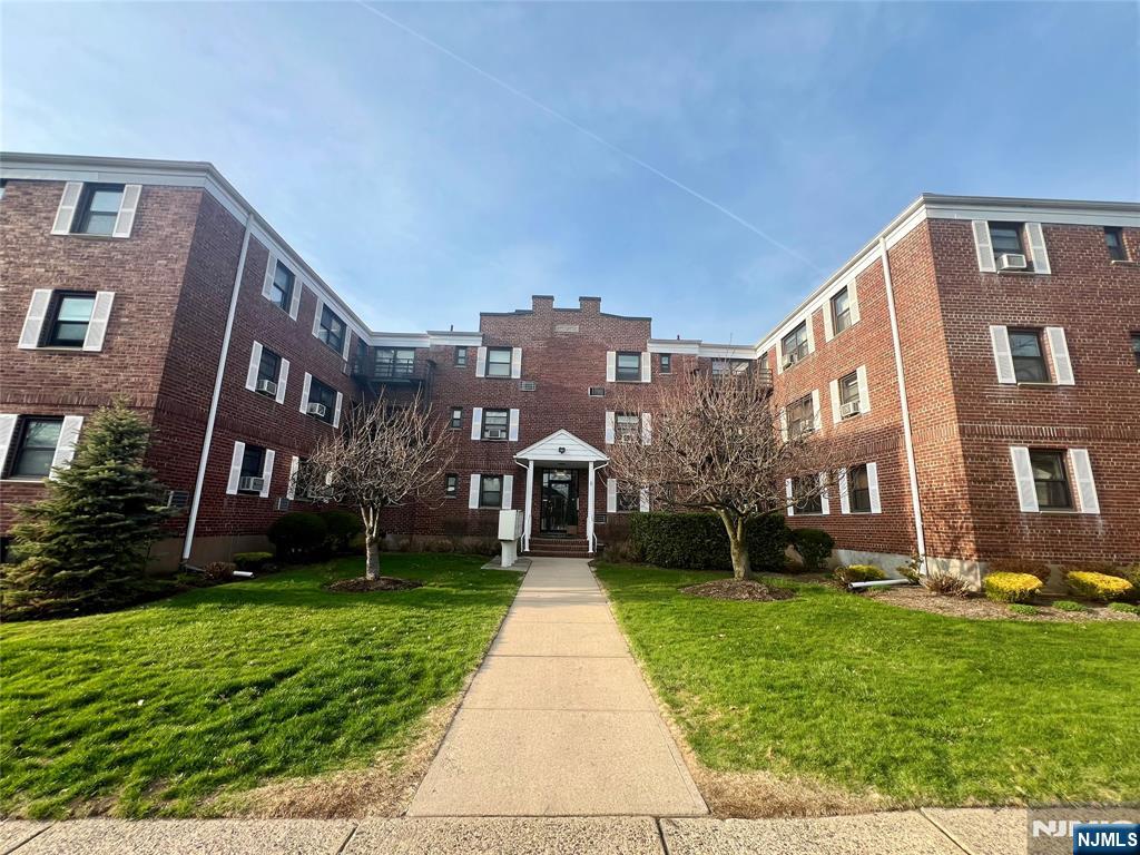 241 E Main Street 3A - Photo 1