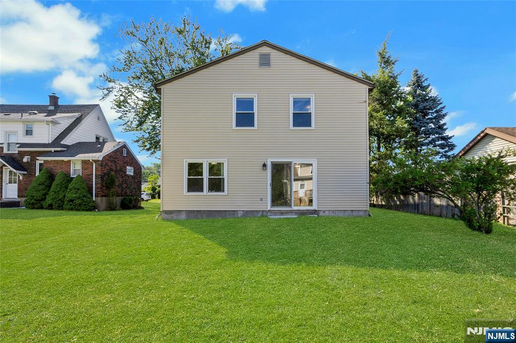 176 Franklin - Photo 3