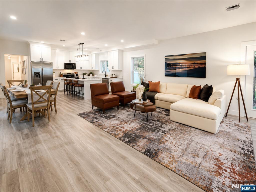 409 John Street - Photo 4