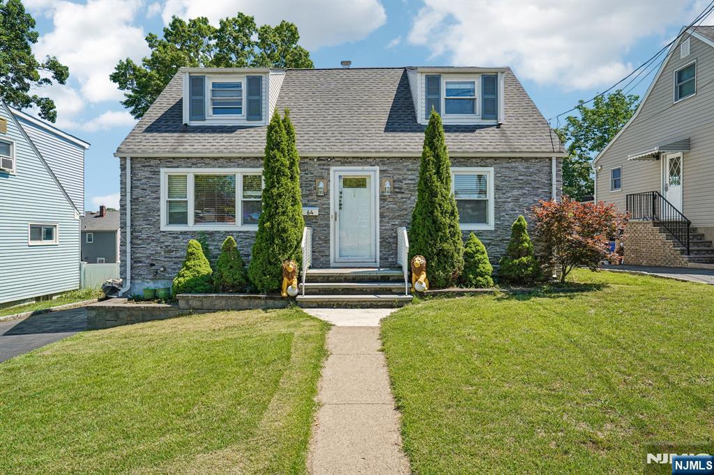 64 16th Avenue - Photo 1