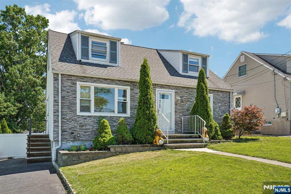 64 16th Ave, Elmwood Park, NJ 07407