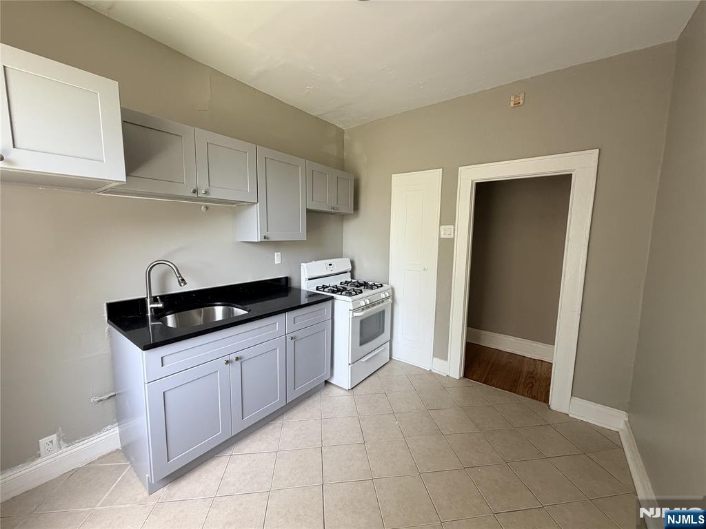 16 Irving Street B6 - Photo 5