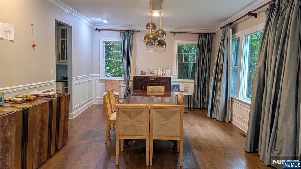 245 Carlton Terrace - Photo 2