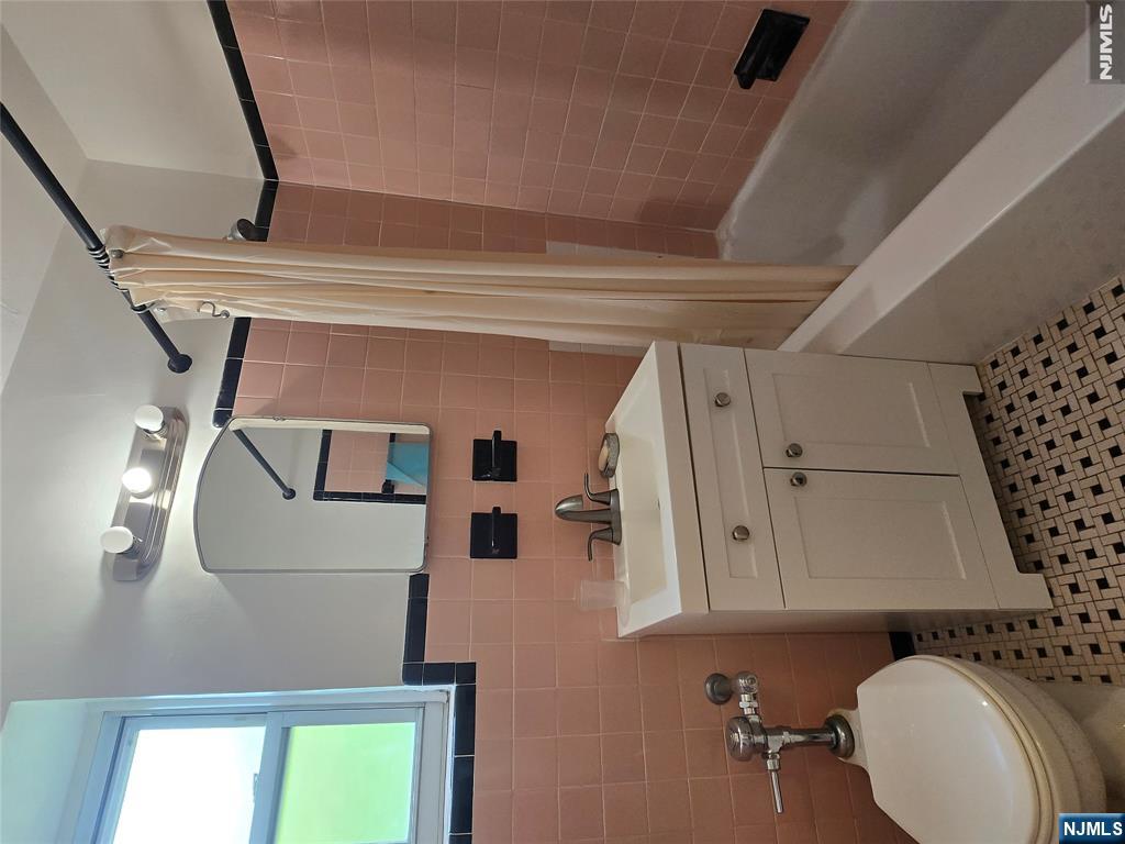 2345 Linwood Ave #6A, Fort Lee, NJ 07024