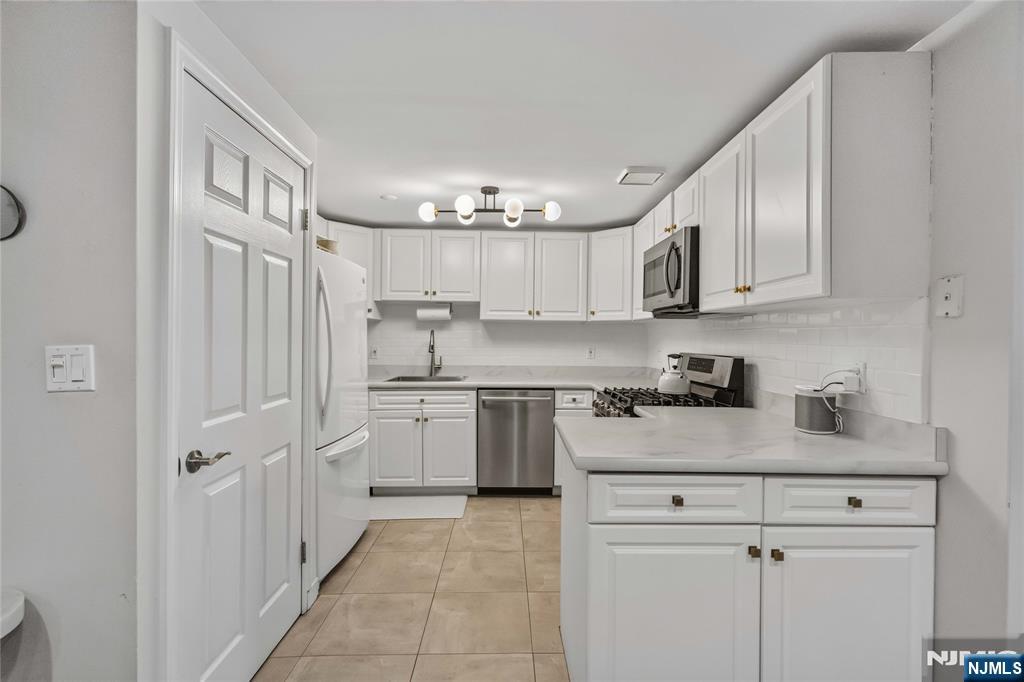 518 Gregory Avenue A221 - Photo 2