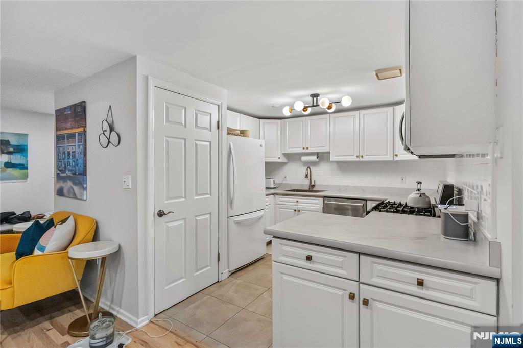 518 Gregory Avenue A221 - Photo 3