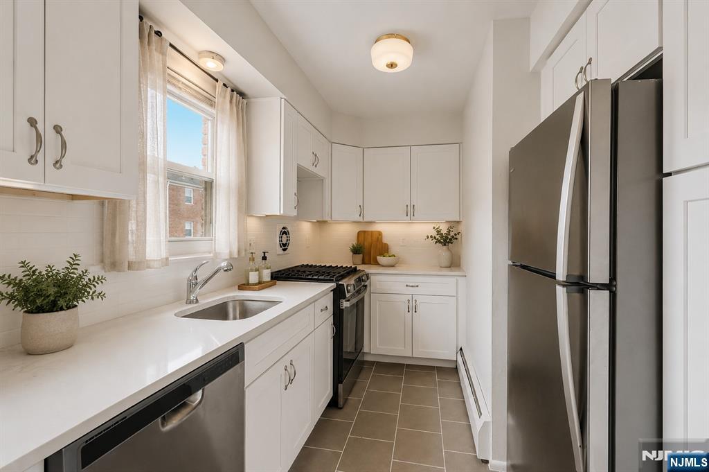 79 Roseland Avenue 73 - Photo 4