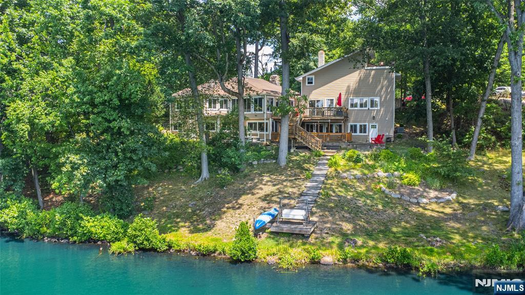 146 Lakewood Drive - Photo 1