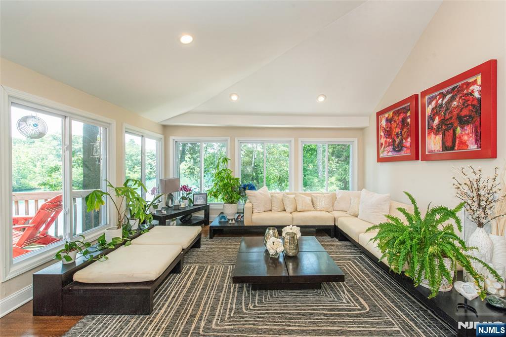 146 Lakewood Drive - Photo 4