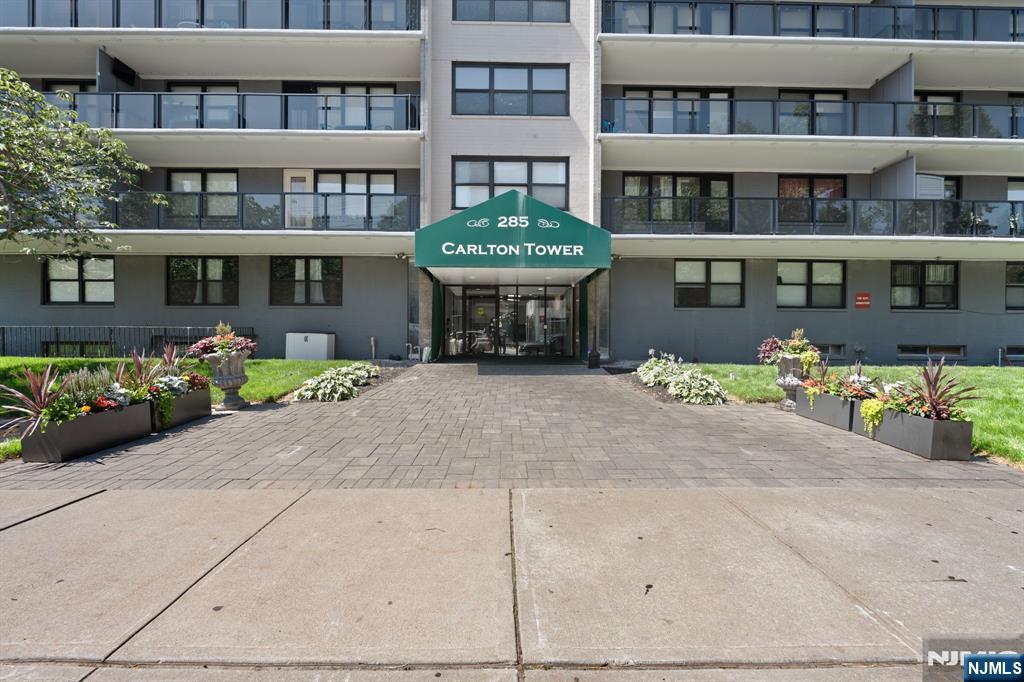 285 Aycrigg Avenue 15C - Photo 1