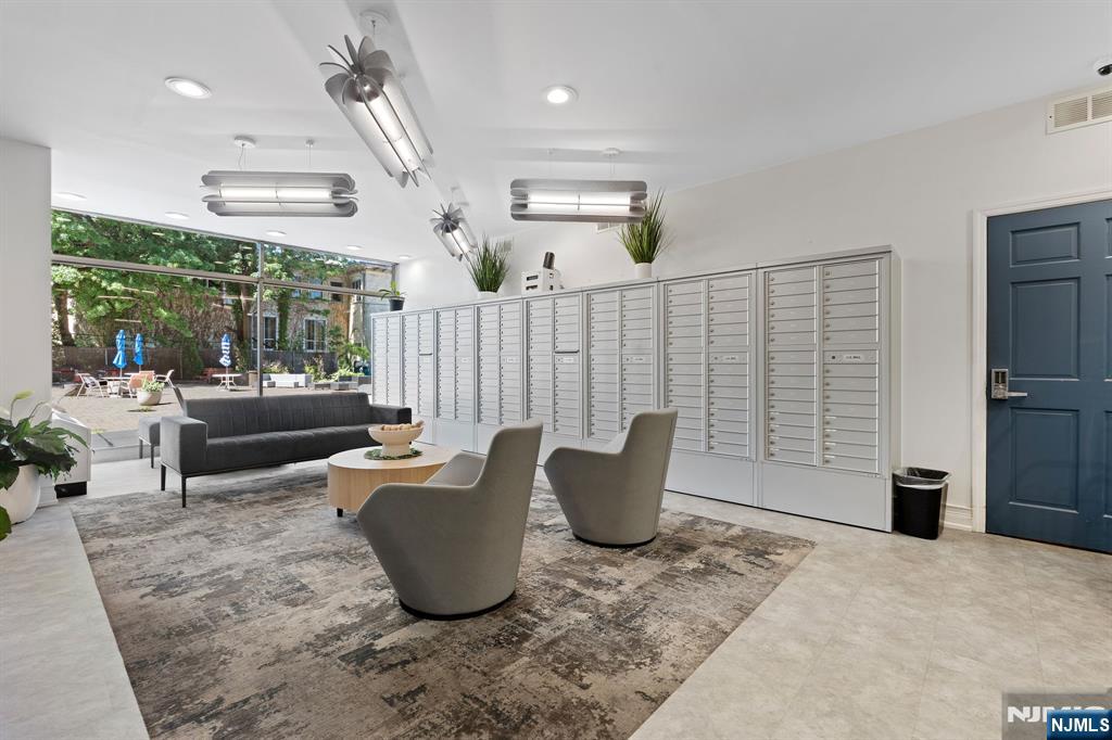 285 Aycrigg Avenue 15C - Photo 4