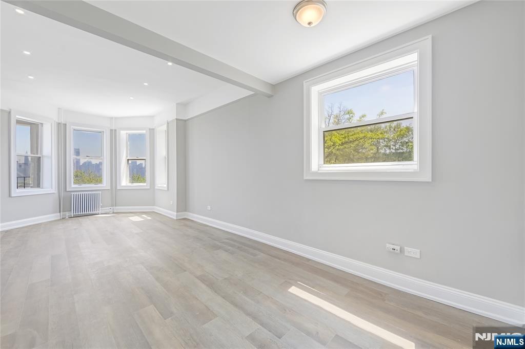 935 Boulevard East 2 - Photo 4